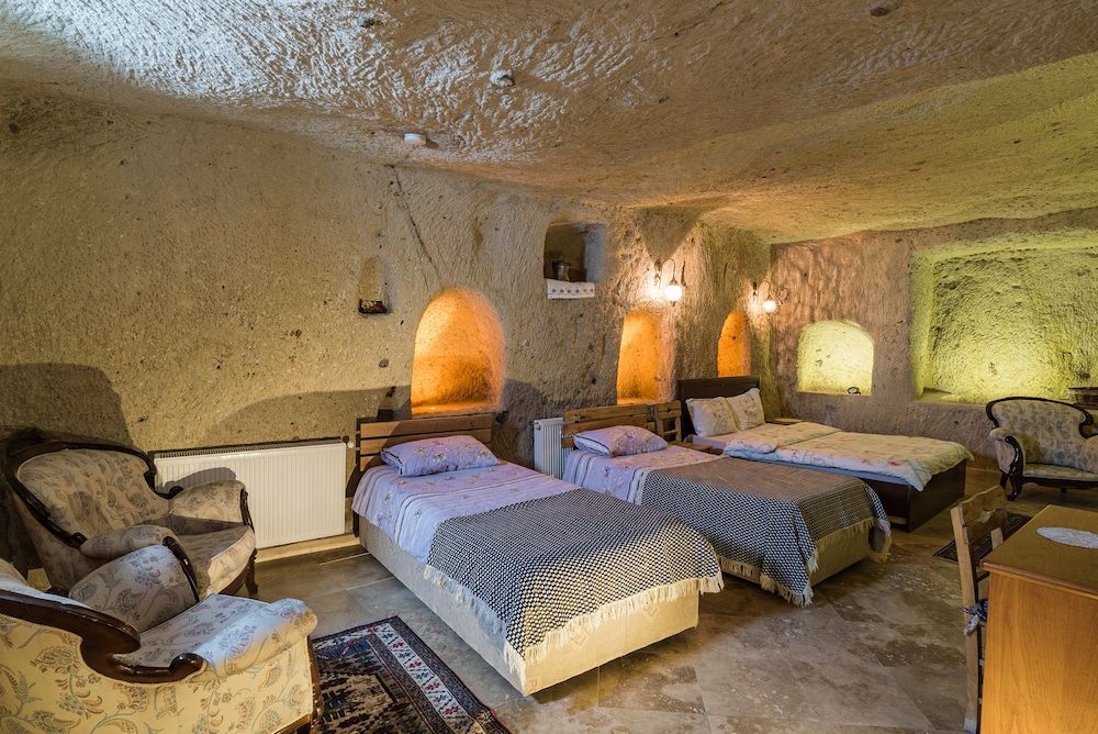 Atillas Cave Hotel Quadruple Room 3
