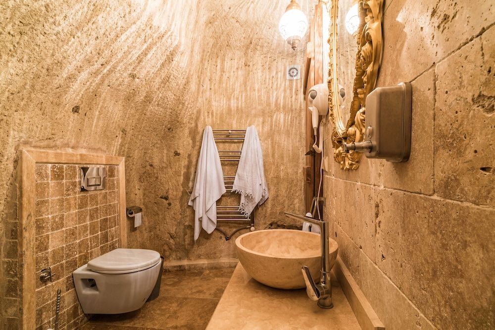 Atillas Cave Hotel Quadruple Room 7