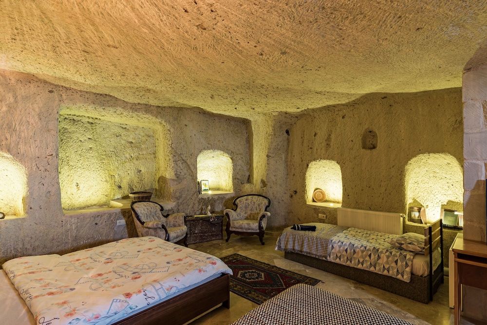 Atillas Cave Hotel Quadruple Room 10