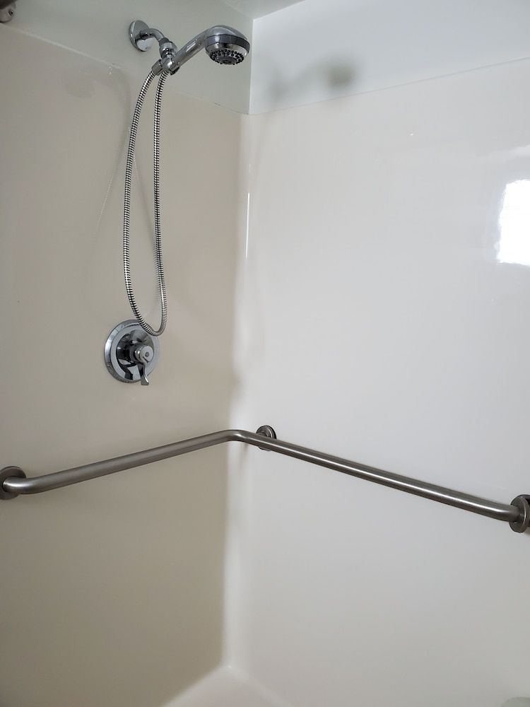 Bryan Inn Comfort Room, 2 Queen Beds 6