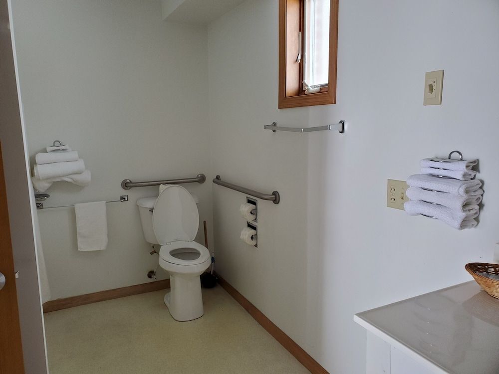 Bryan Inn Comfort Room, 2 Queen Beds 5