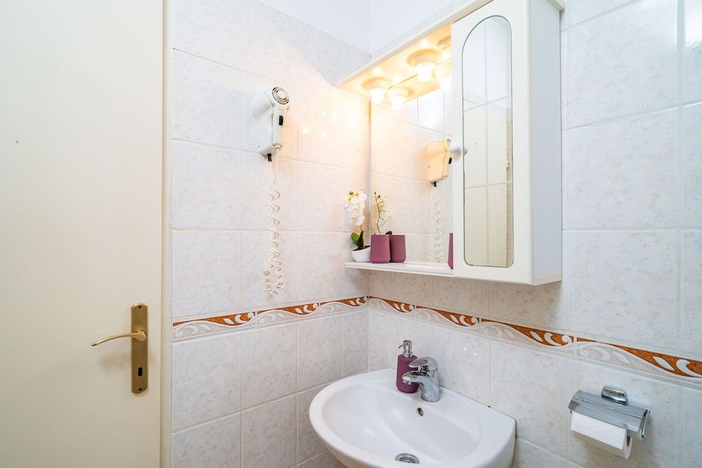 House Boninovo - Adults Only Double Room, Patio, Garden View 9