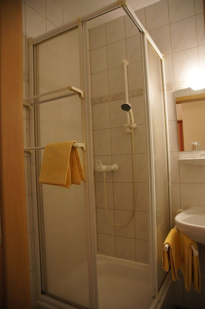 Hotel & Pension Müllers Gasthof Double Room, Private Bathroom 3