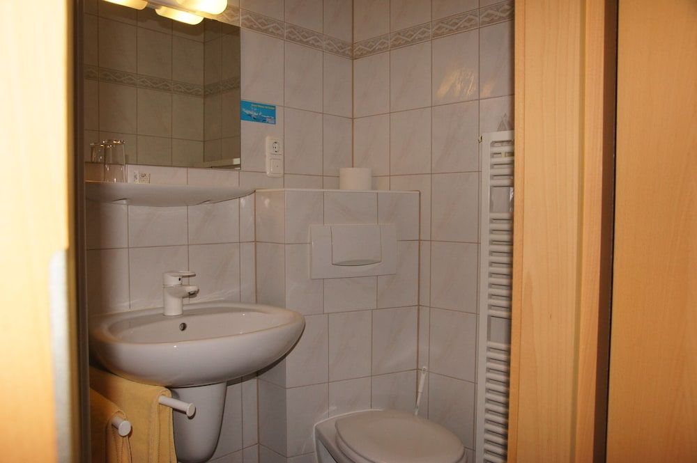 Hotel & Pension Müllers Gasthof Standard Single Room, Private Bathroom 2