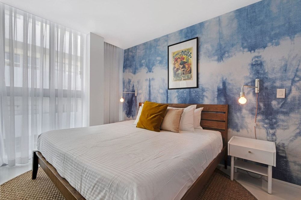 Adjacent Eight Bed Eight Bath Apartment