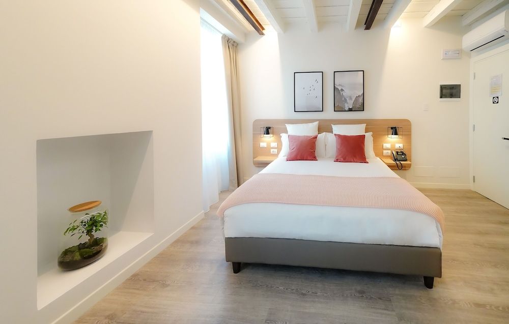 Bergamo Inn 15