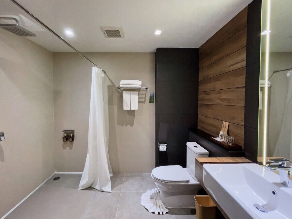 The Teak Hotel Classic Room, 1 Bedroom, Non Smoking, Ensuite 4