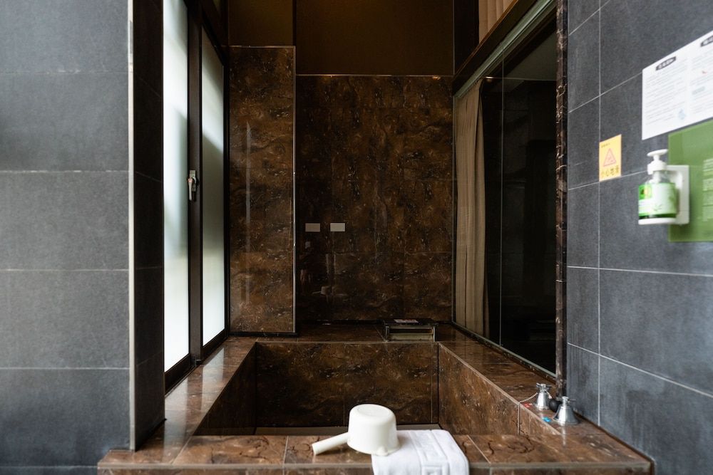 58˚ Hotspring Hotel Superior Room 8