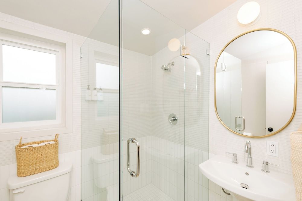 The Green Room Hotel Deluxe Triple Room, Kitchen, Corner 4