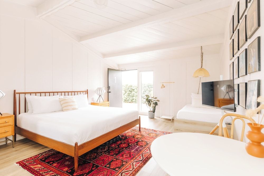 The Green Room Hotel Deluxe Triple Room, Kitchen, Corner