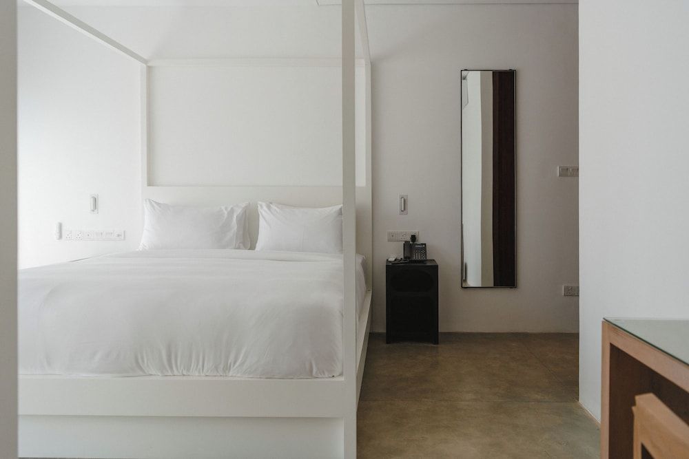 Comfort Room, 1 King Bed, Garden View