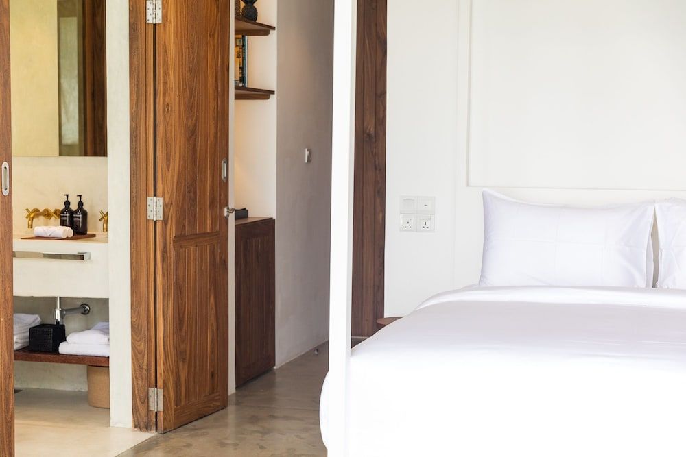 Signature Room, Partial Ocean View