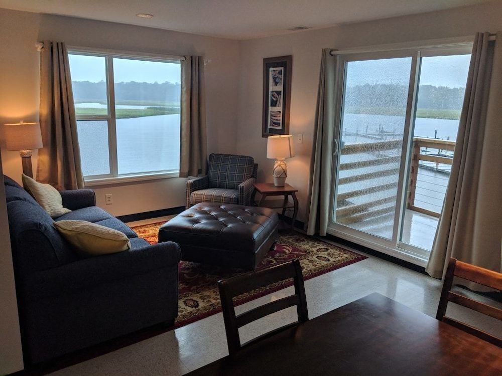 Surry Seafood Company Marina View Efficiency Room 1 2