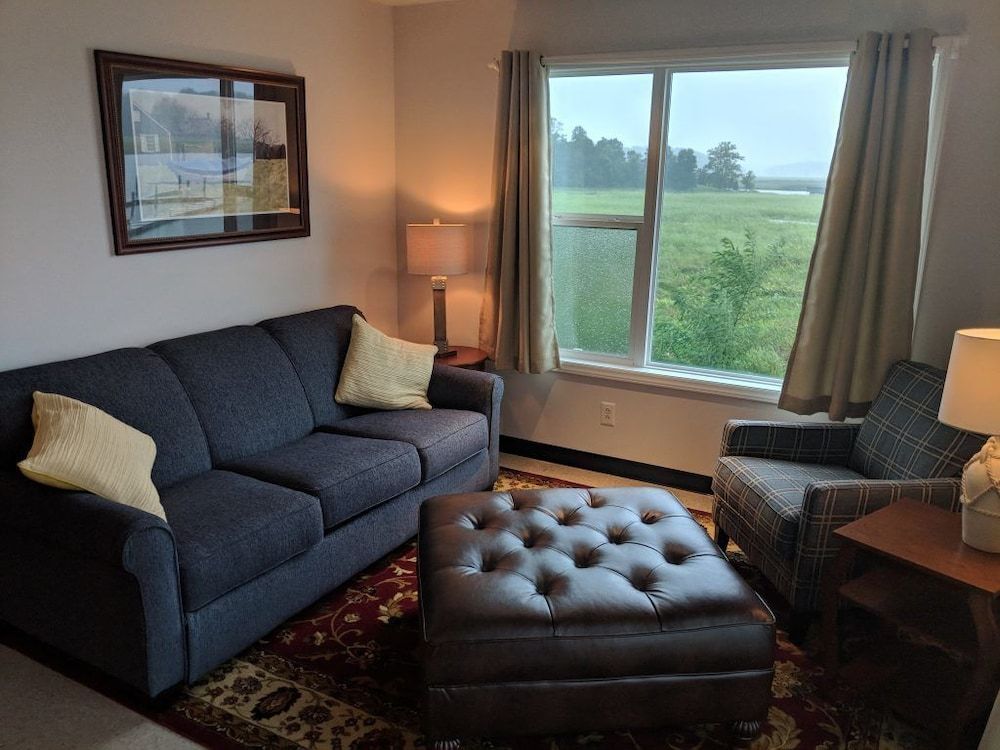 Surry Seafood Company Marina View Efficiency Room 1 3