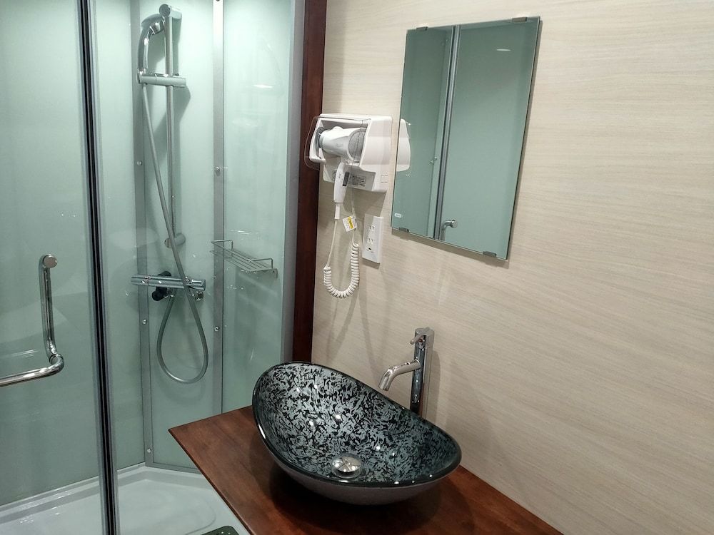 undefined HOTEL ERENOA 8