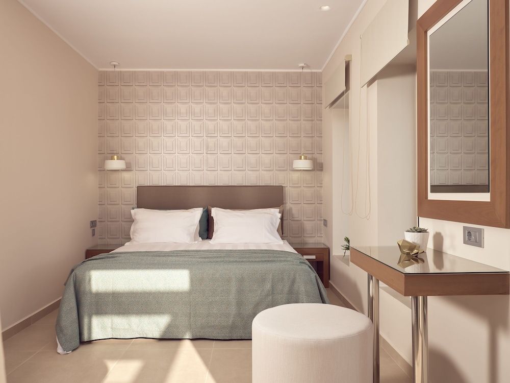 Suite, Jetted Tub