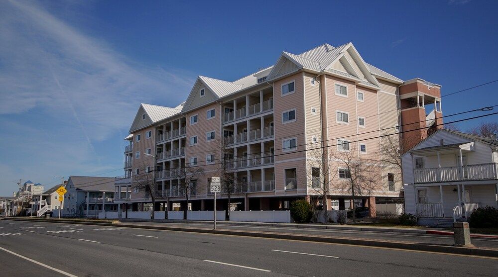 undefined Americana Condos 10th street 8