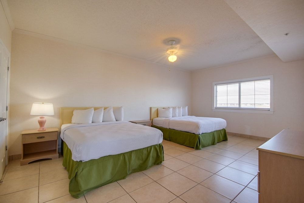 Americana Condos 10th street Deluxe Condo 2