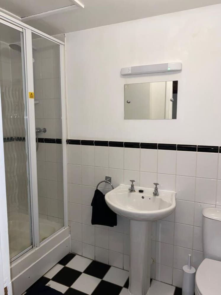 OYO Tamworth Arms Boutique Pub & Hotel Executive Double Room 4