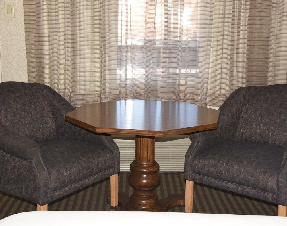 Thunderbird Motel Room, 1 Queen Bed, Non Smoking (No Pets Allowed) 9
