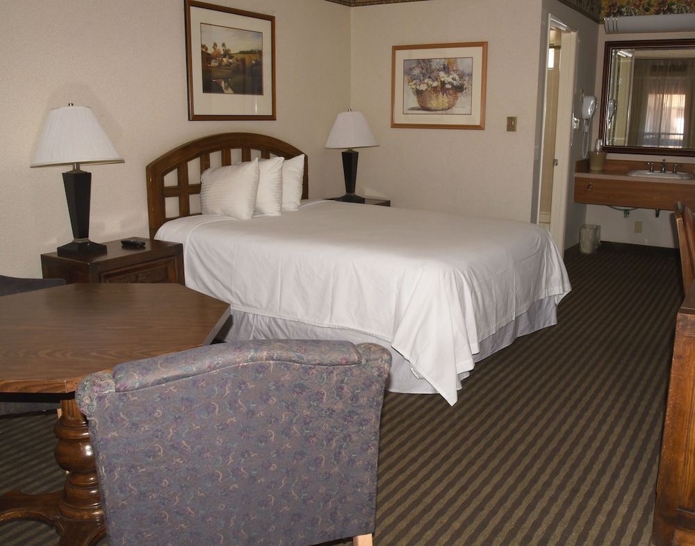 Thunderbird Motel Room, 1 Queen Bed, Non Smoking (No Pets Allowed) 8