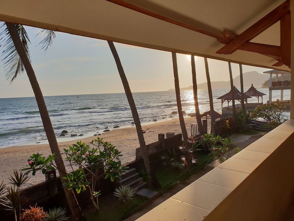 77 Sunset Plaza Basic Double Room, 1 Double Bed 3