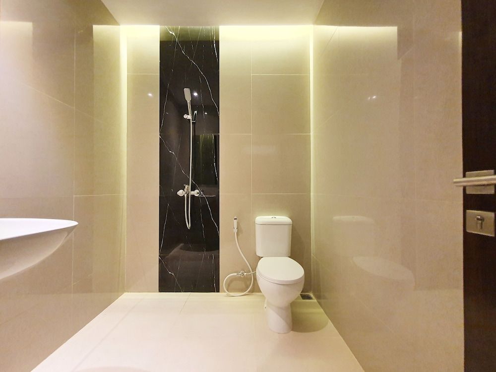 77 Sunset Plaza Premier Suite 3