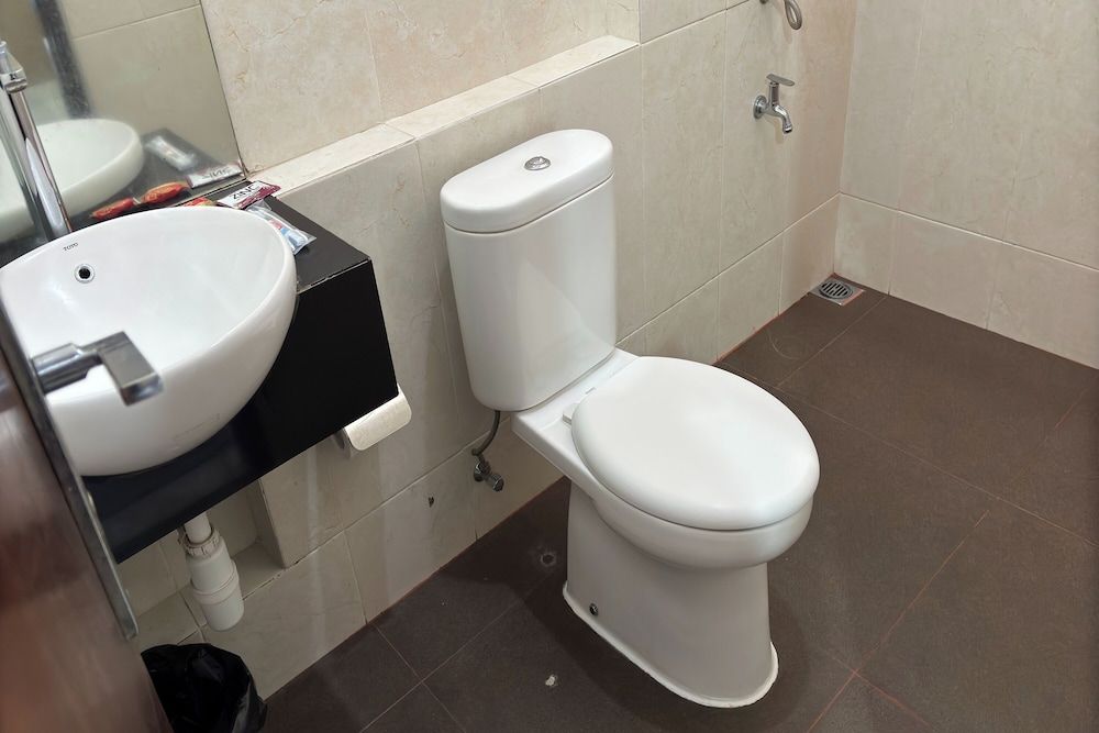 Hotel Bumi Makmur Indah Superior Triple Room 6