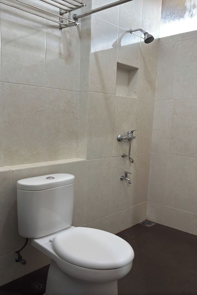 Hotel Bumi Makmur Indah Superior Triple Room 5