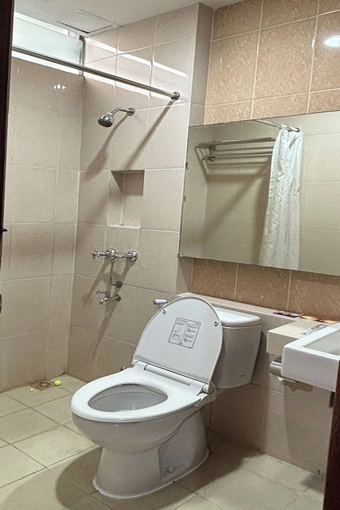 Hotel Bumi Makmur Indah Deluxe Twin Room 8