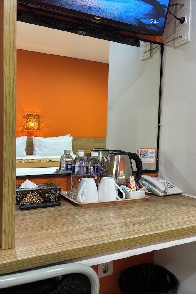 Hotel Bumi Makmur Indah Deluxe Room, 1 King Bed 9