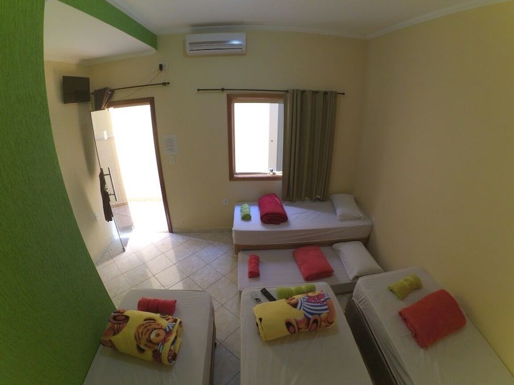 Family Room, Multiple Beds