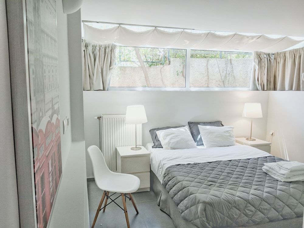 Economy Apartment (I5)