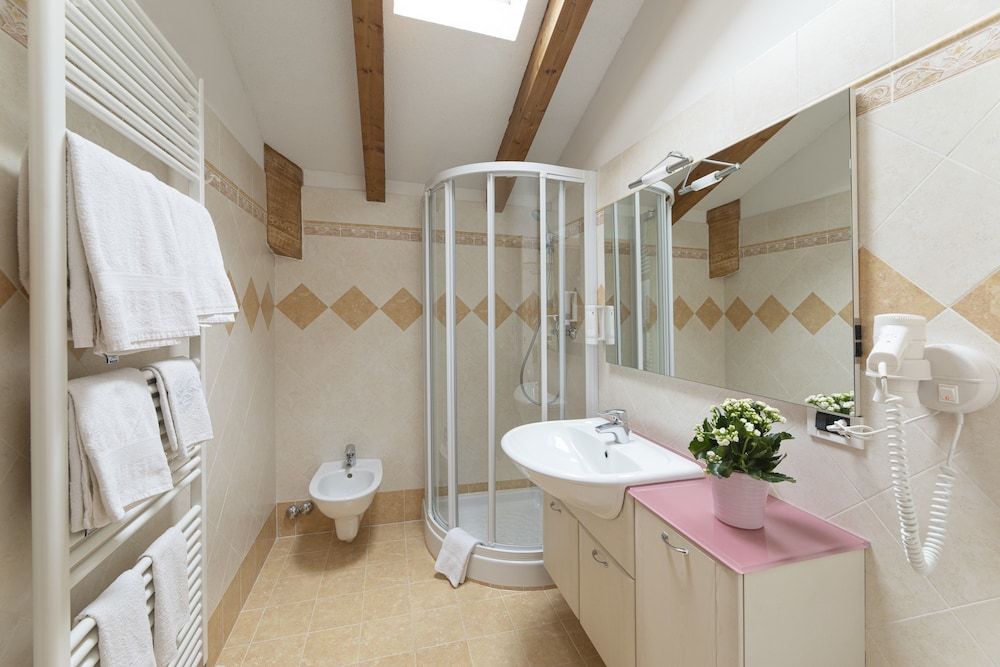 Rifugio Cereda Standard Quadruple Room 5