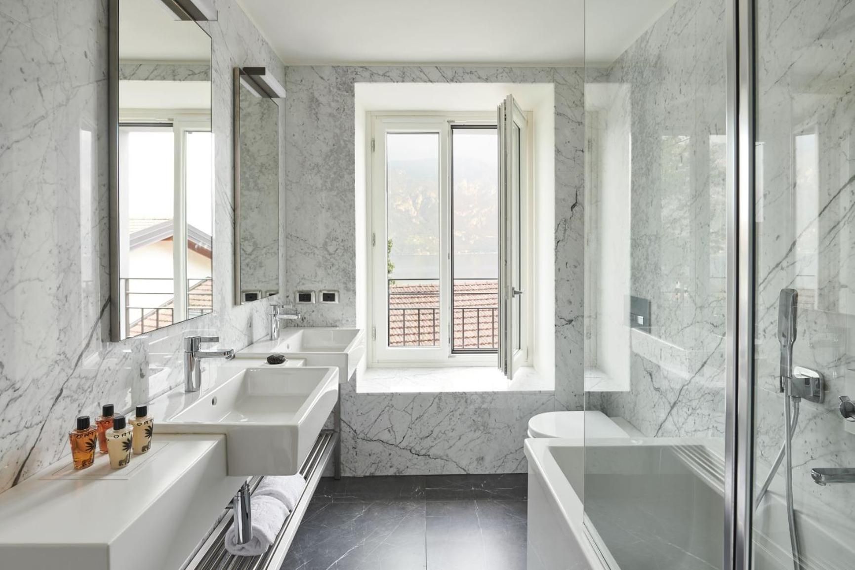2 Story Suite