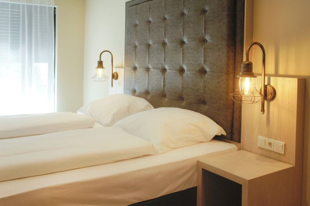 Hotel Athen Kelsterbach Airport Deluxe Double Room 13