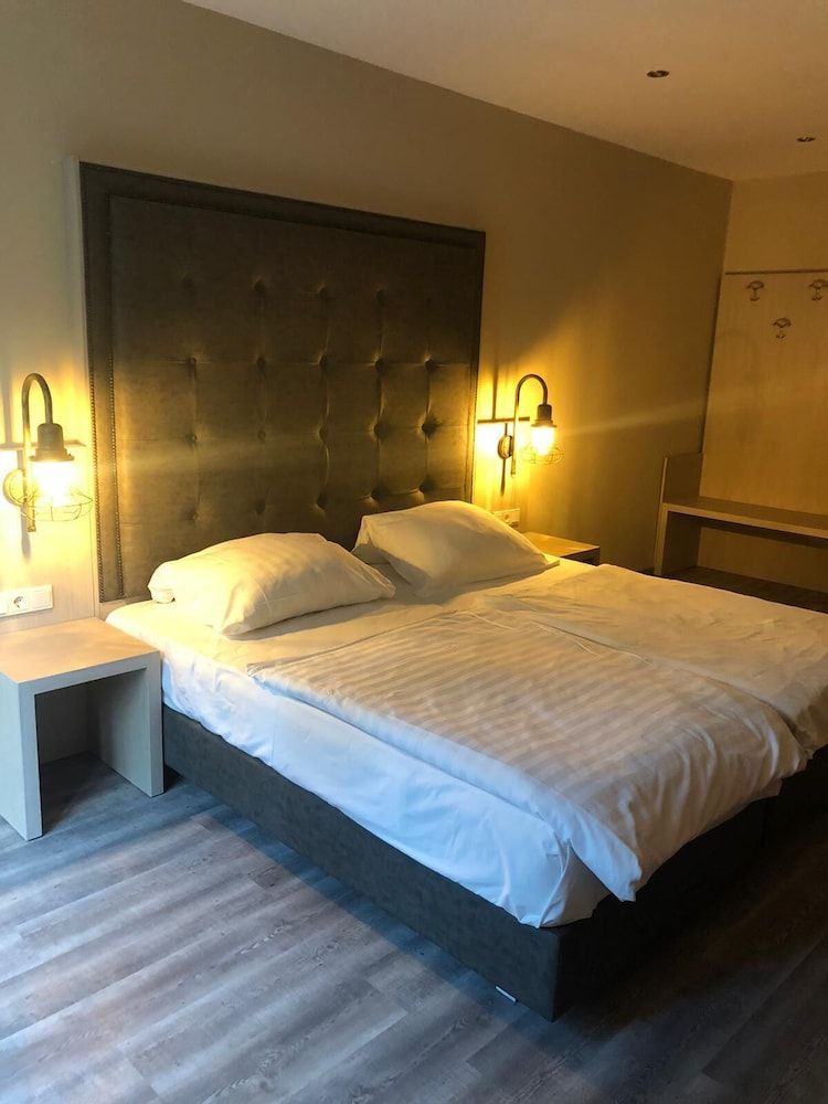 Hotel Athen Kelsterbach Airport Deluxe Double Room 11