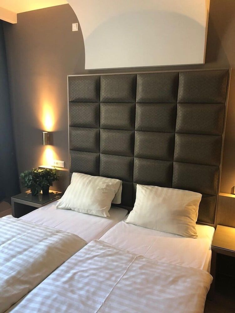 Hotel Athen Kelsterbach Airport Deluxe Double Room 3