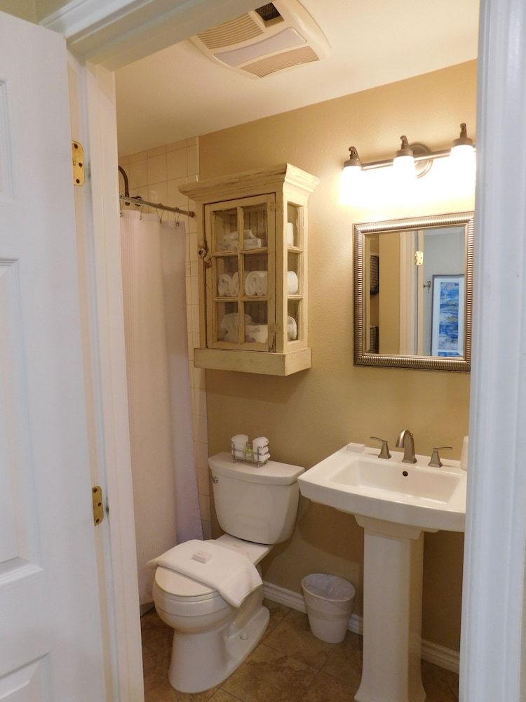 Rainbow Courts Motel 212-1 4