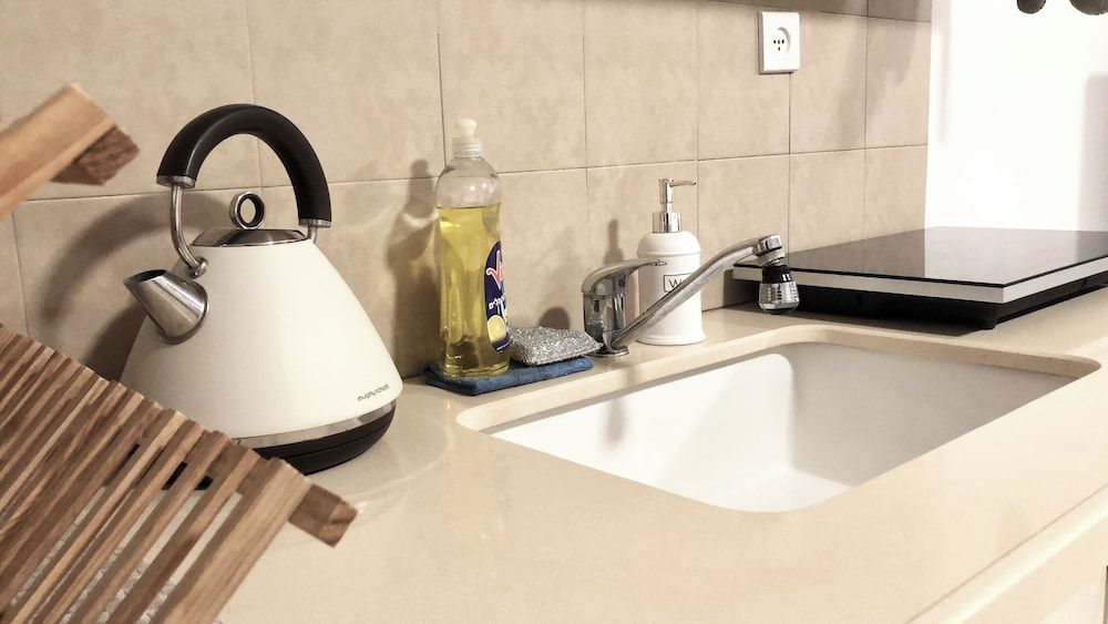 Stylish Tel Aviv Superior Suite, 1 Bedroom, Kitchen, City View 6