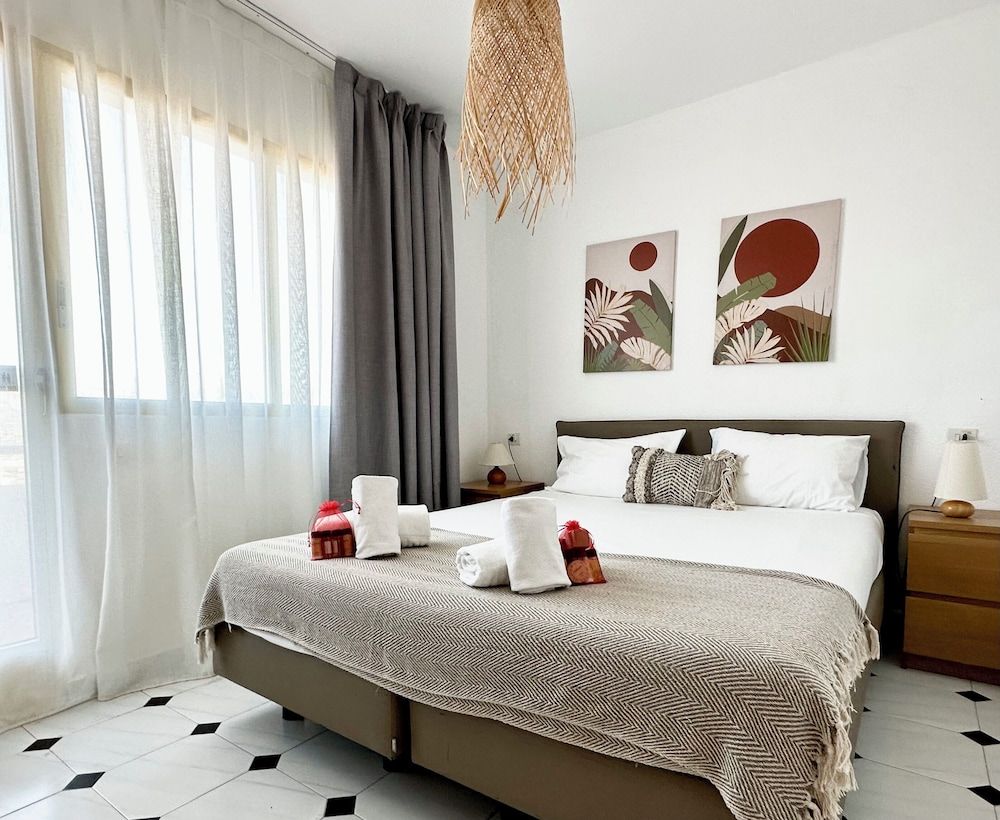 Premium Apartment, 1 Bedroom, Partial Ocean View
