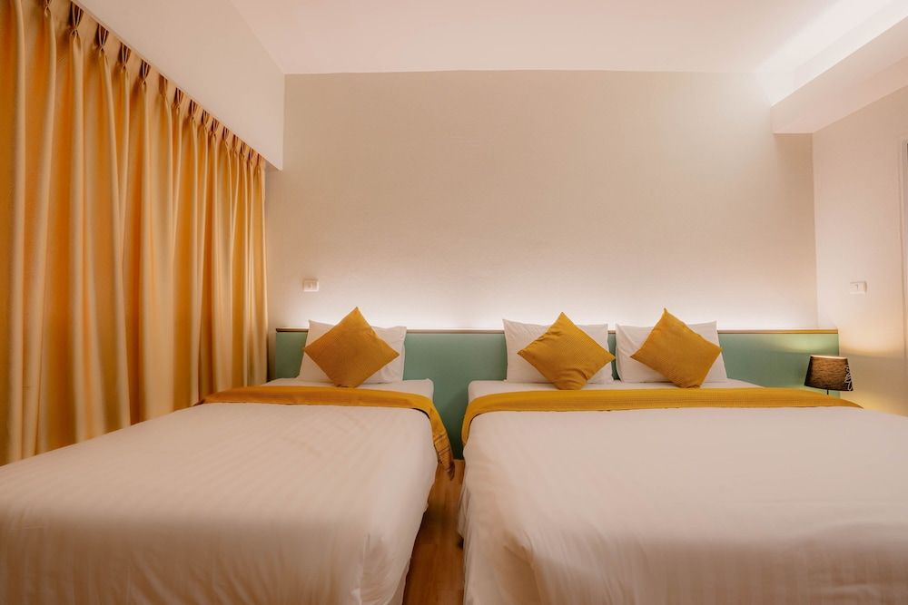 Peace Land Khaosan Standard Triple Room 2