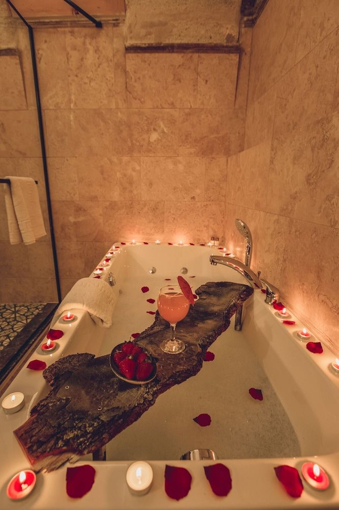 Rose Valley Hotel Honeymoon Room 6