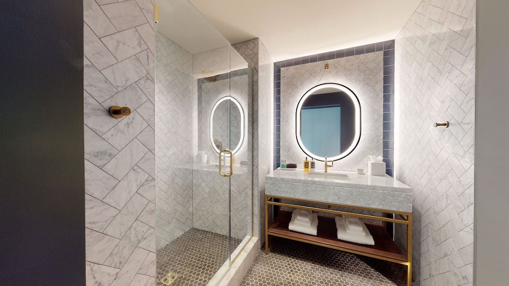 The Restoration Asheville Signature King Suite 6