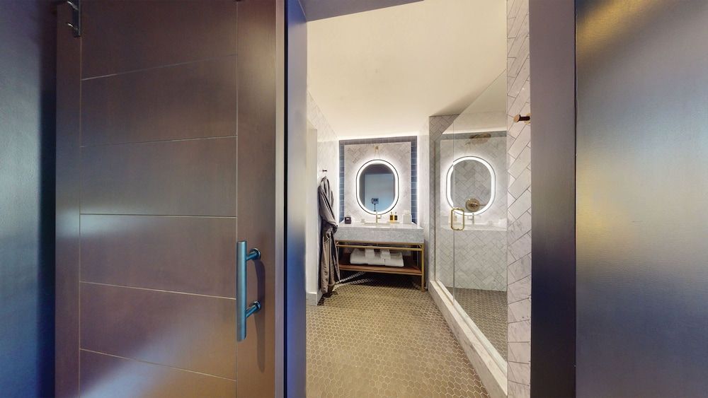 The Restoration Asheville Signature King Terrace Suite 19