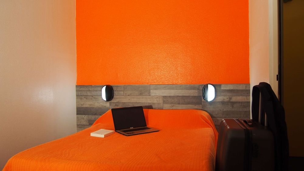 Kyriad Direct Macon Sud Standard Room, Multiple Beds 2