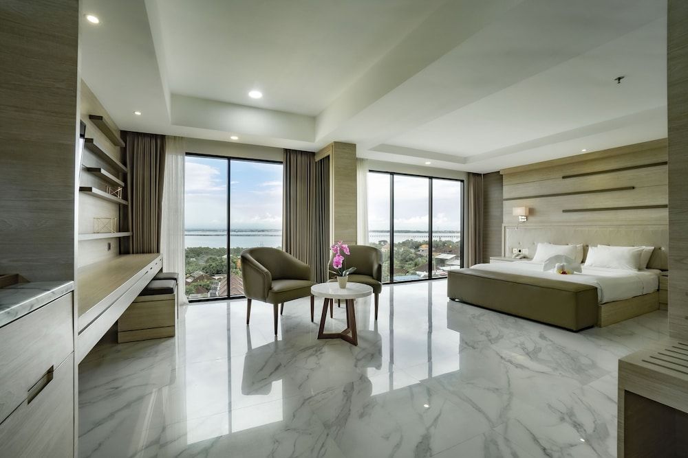 Sunrise Bay View Suite