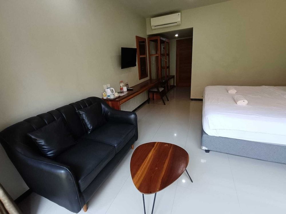 Hastina Hotel Lombok Deluxe Double Room, 1 King Bed, Non Smoking 4