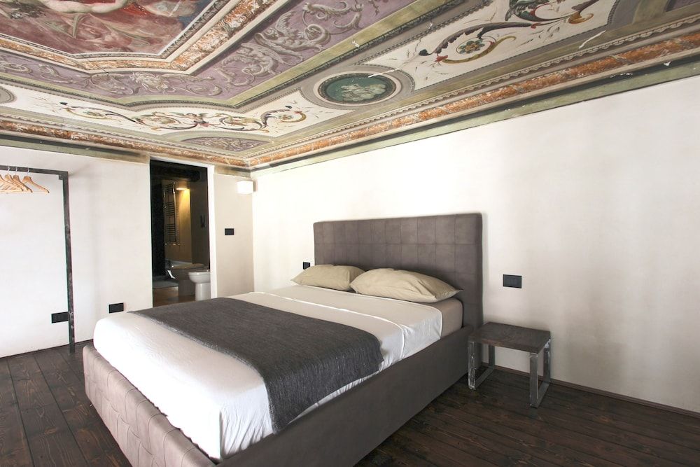 Charming Genova Residenza D'Epoca Superior Suite, 1 King Bed with Sofa bed, Non Smoking 2
