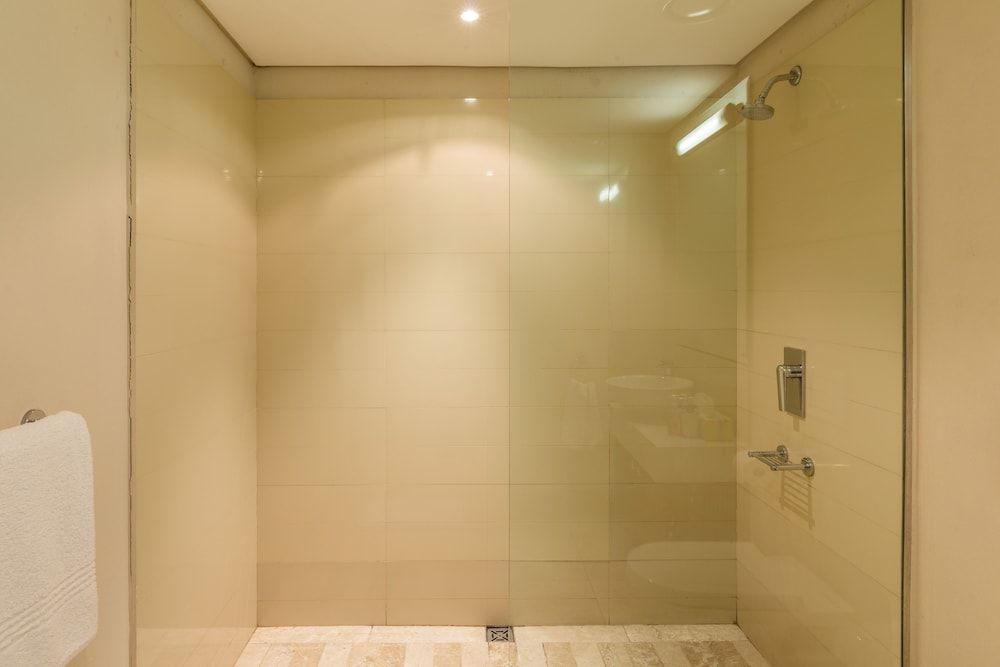 V&A Waterfront Luxury Residences - WHosting Presidential Apartment, 2 Bedrooms, Kitchen, Canal View 12